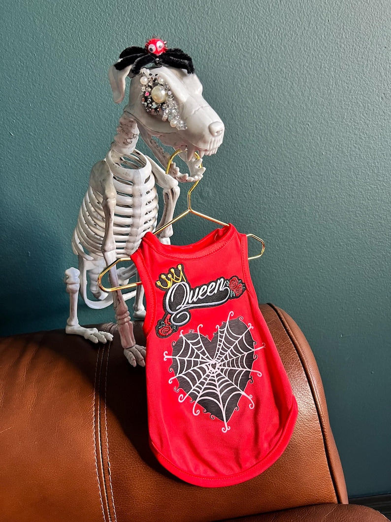Creepy-Cute Halloween Pet Outfit - Queen T-Shirt with Spider Hairpin Accessory,Halloween dog shirt , pet costume party, dog Halloween