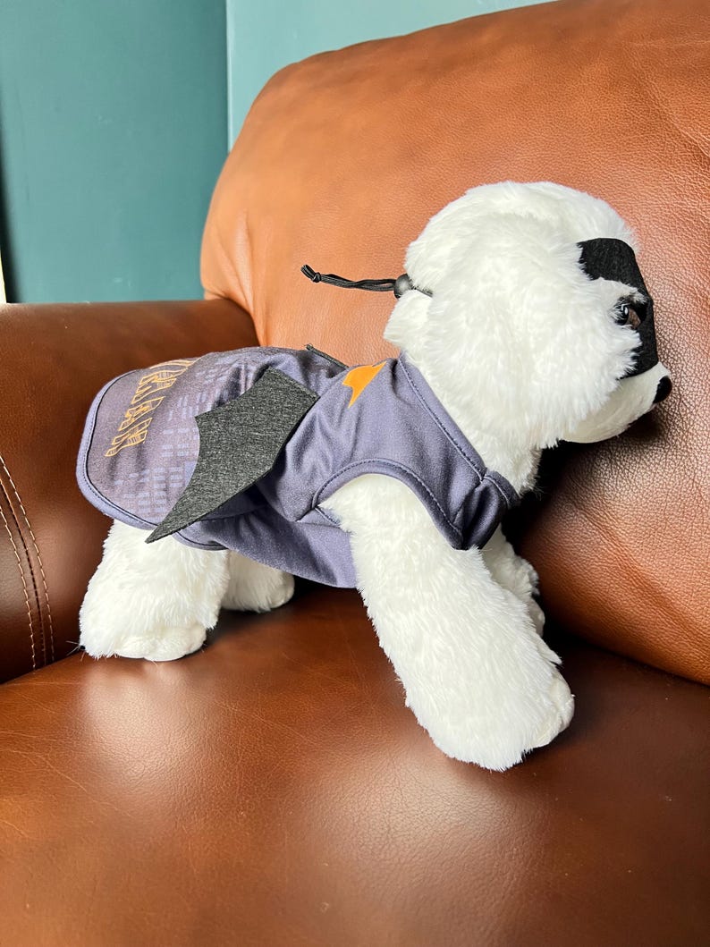Furry Sidekick Batman T-shirt with Mask for Pet Halloween Cosplay, dog clothes, pet clothing, pet costume party, dog Halloween, dog costume